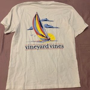 White vineyard vines sailing shirt